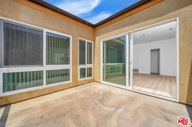 Building Photo - 15 63rd Ave
