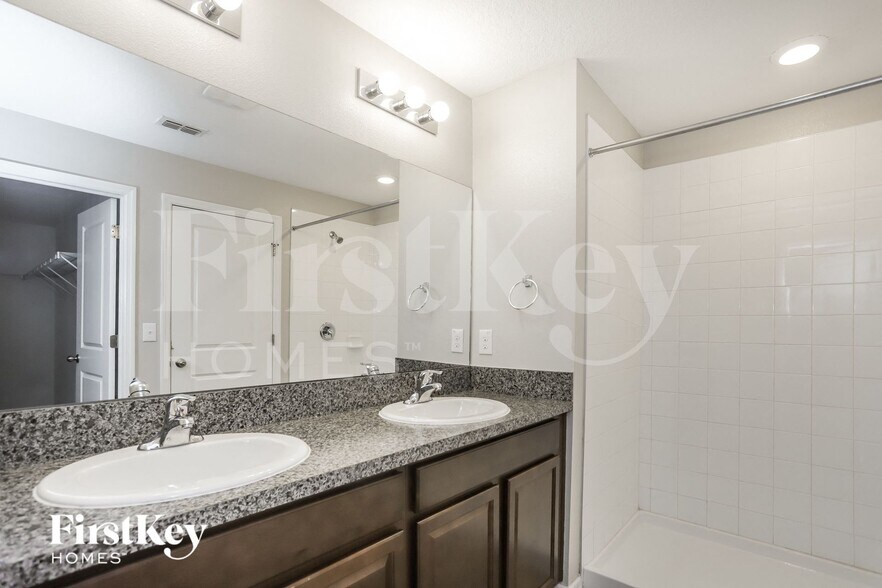 Building Photo - 9628 Sage Creek Dr