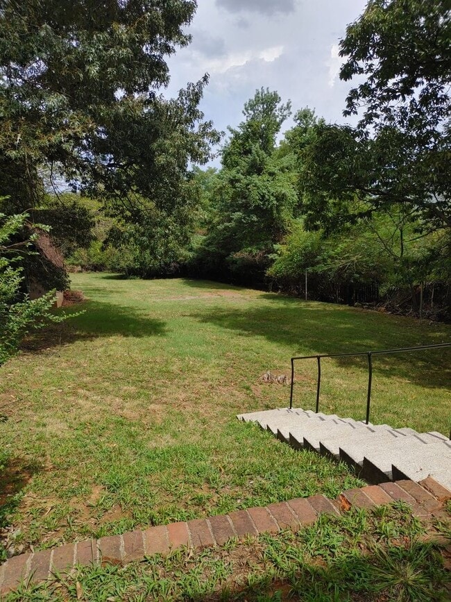 Building Photo - 4 Bedroom updated home for rent in Northwe...