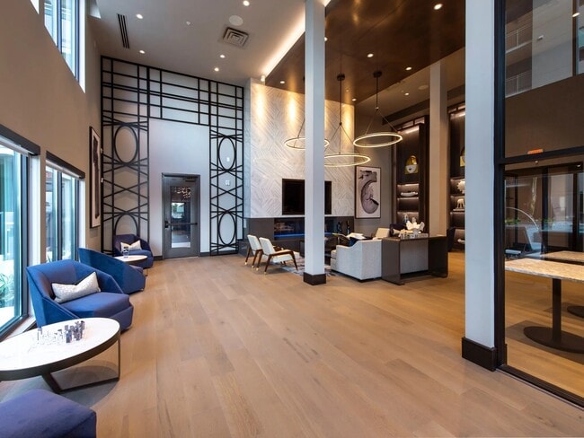 Building Photo - 510 W 20th St