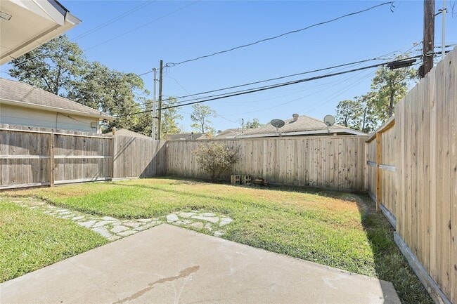 Building Photo - 1135 Eden Park Ln