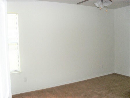 Building Photo - 2812 Ashley Dr