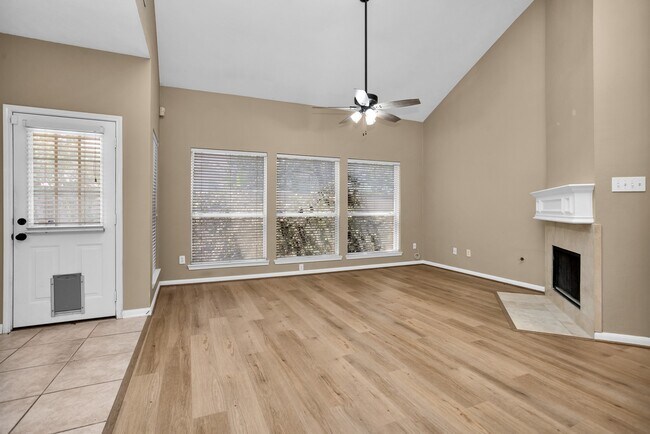 Building Photo - 20931 Deauville Dr