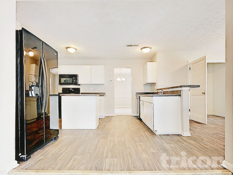 Building Photo - 5632 Briar Knoll Ct