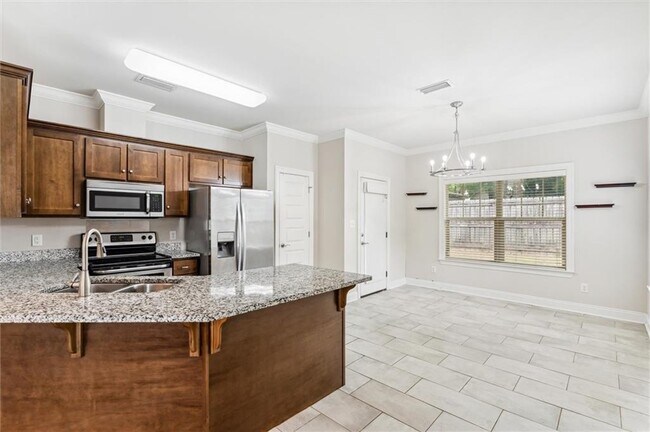 Building Photo - 856 Linlen Ave