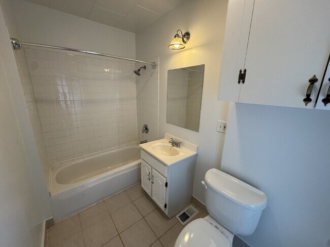 Building Photo - 2-Bedroom Home, Errol Heights, Gardners Welcome!