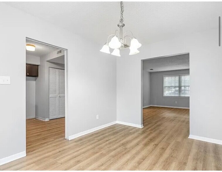 Building Photo - 514 Peele St