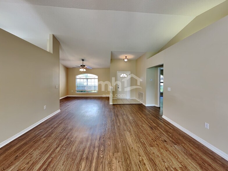 Building Photo - 837 Bryson Loop