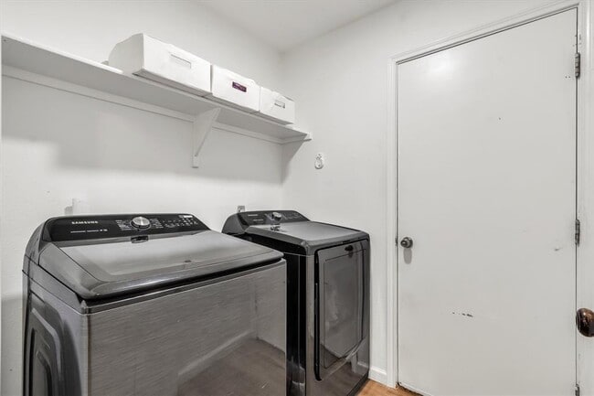 Building Photo - 206 Quail Cir