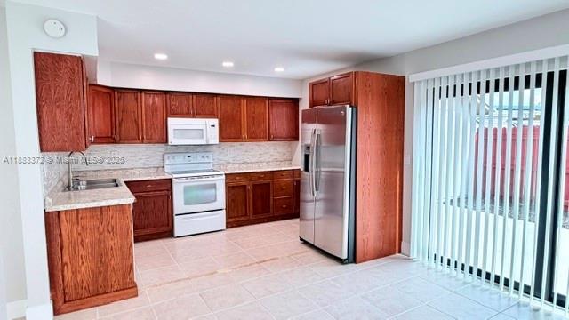 Building Photo - 811 Sandtree Dr