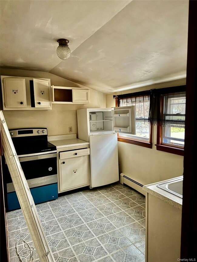 Building Photo - 17 Algonquin Dr