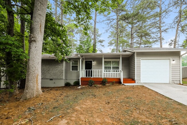 Building Photo - 8450 N Pond Dr