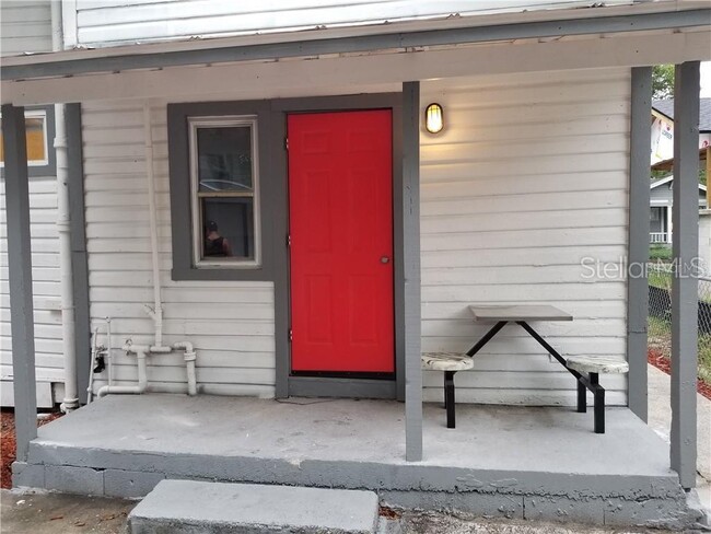 Primary Photo - 308 E Adalee St