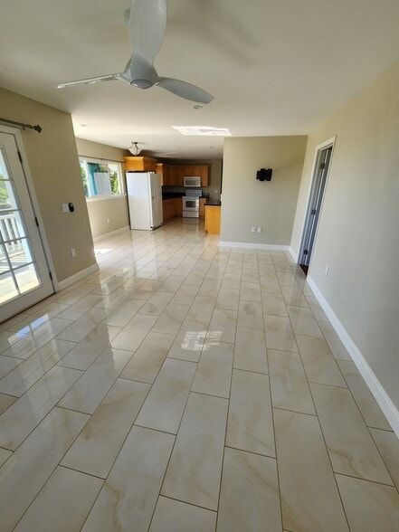 Building Photo - 361 Ehilani St