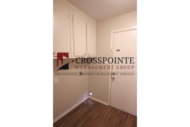 Building Photo - El Cerrito Place 8327/8329
