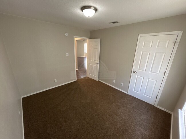 Building Photo - 4507 Lonesome Dove Dr