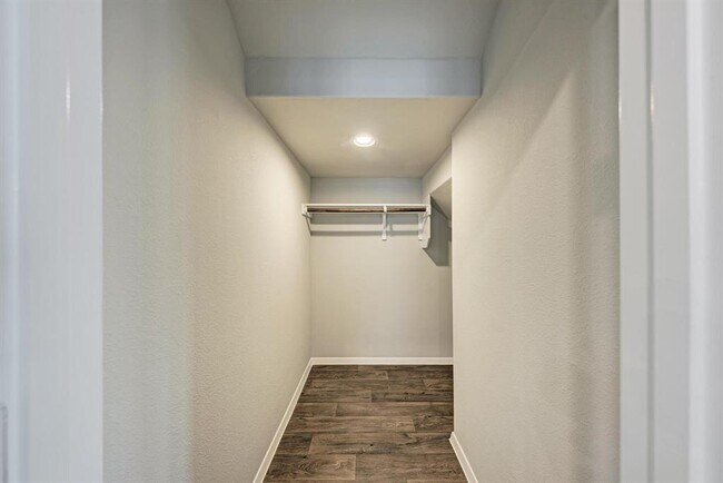 Building Photo - 158 Daylily Dr
