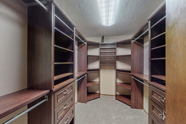 Building Photo - 501 Calle De