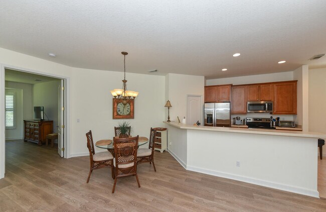 Building Photo - 650 SW Treasure Cove