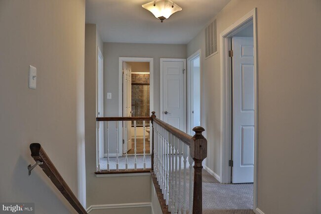 Building Photo - 5423 Rilian Ct