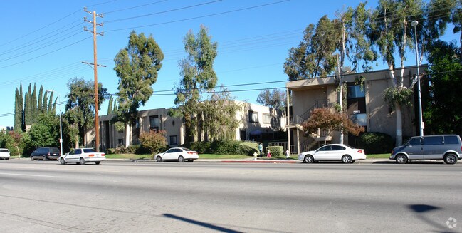 Building Photo - Peerless Apartments