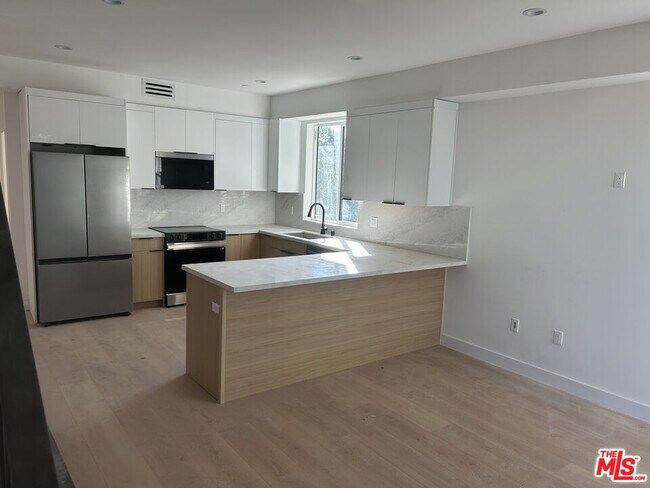 Building Photo - 11528 Emelita St