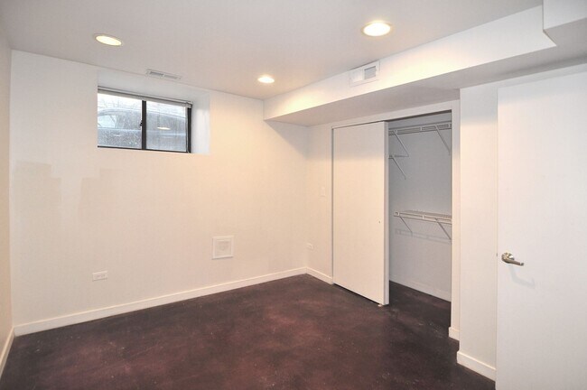 Building Photo - 649 N Wolcott Ave