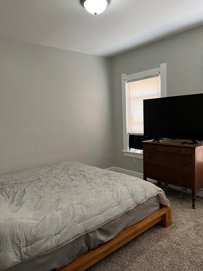 Building Photo - 1946 Princeton Dr