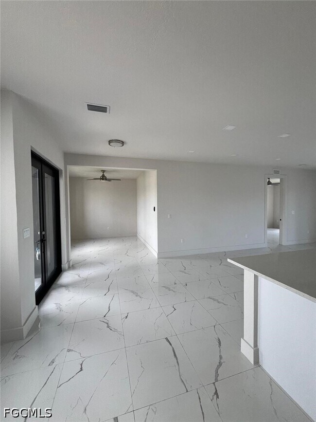 Building Photo - 1832 NW 22nd Pl