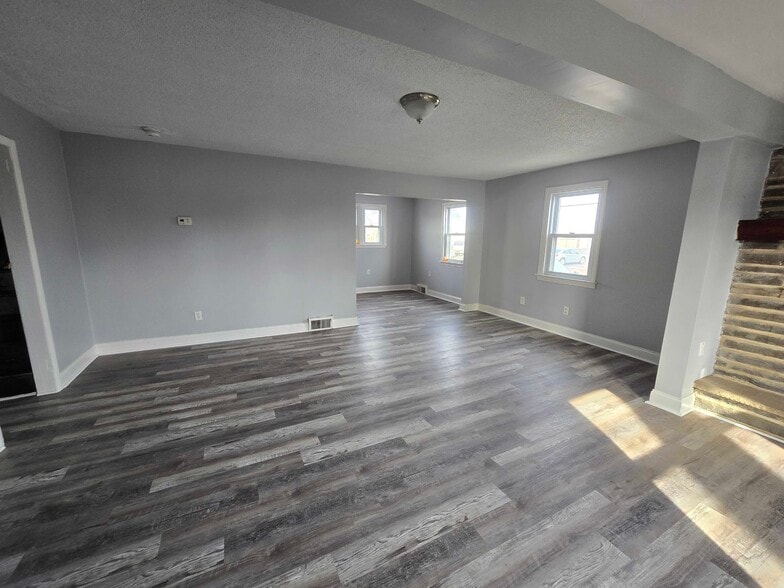 Building Photo - 1502 Market St