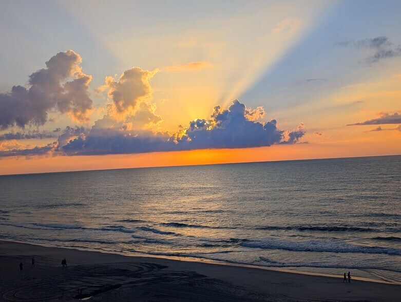 Primary Photo - 1501 S Ocean Blvd