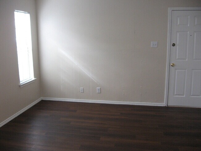 Building Photo - 9313 Kempler Dr