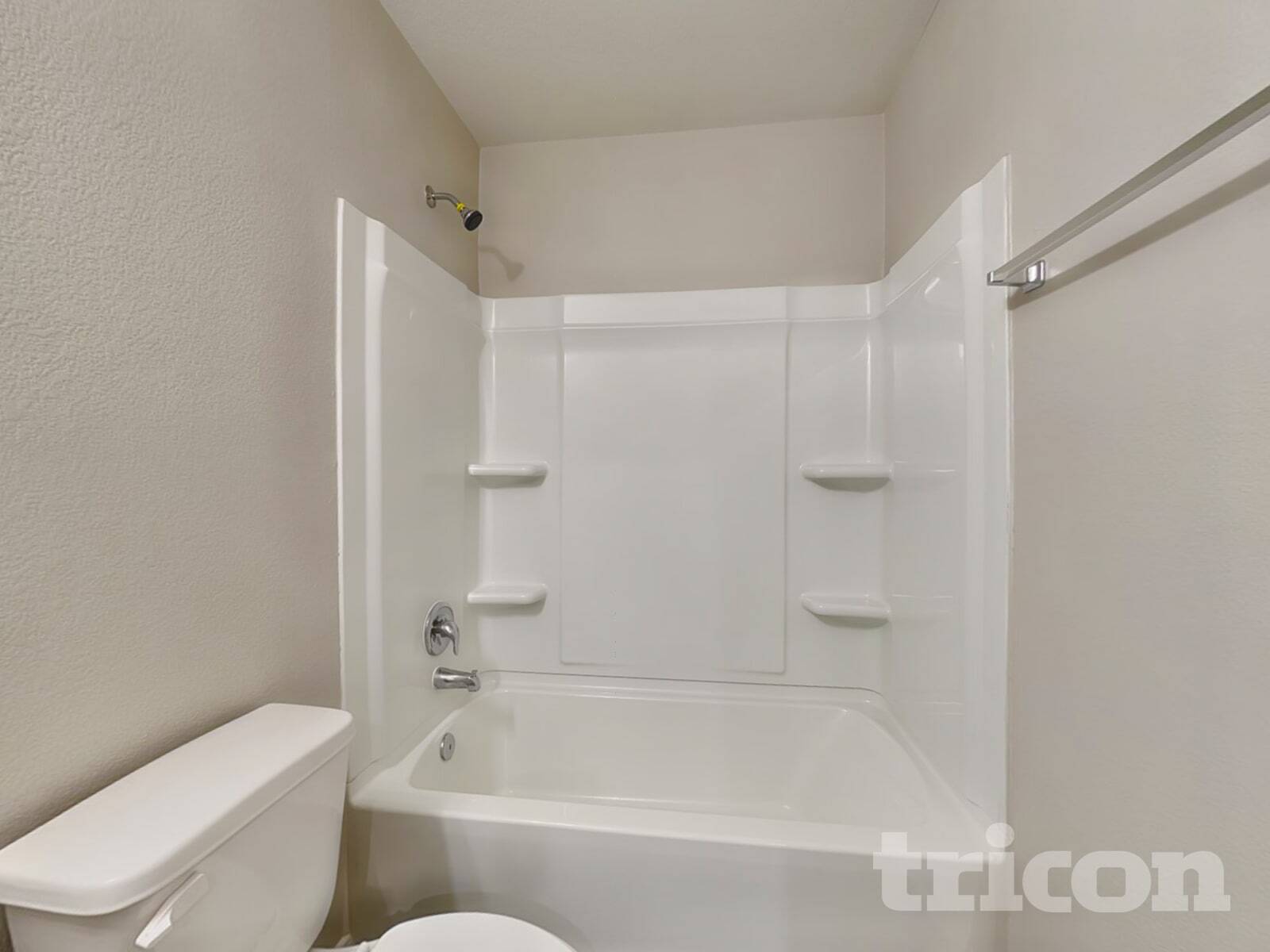 Building Photo - 15649 Del Norte Dr