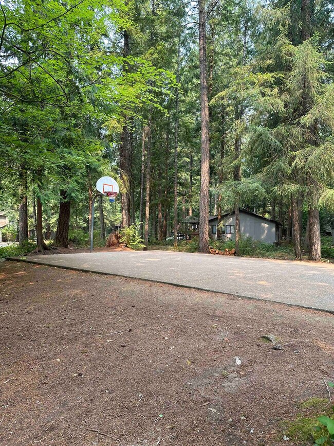 Building Photo - 65010 E Mountain Meadow Ln