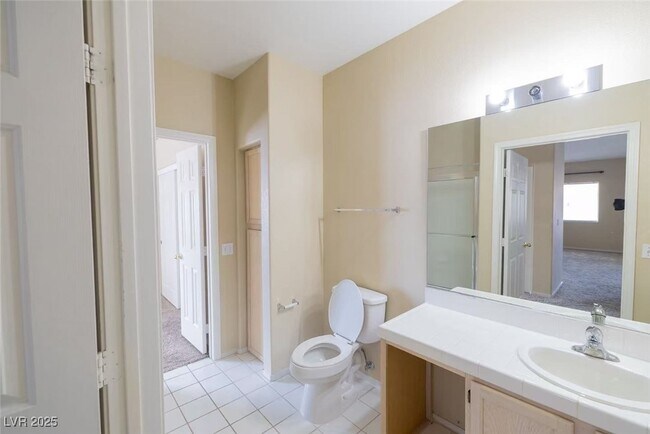 Building Photo - 900 Heavenly Hill Ct