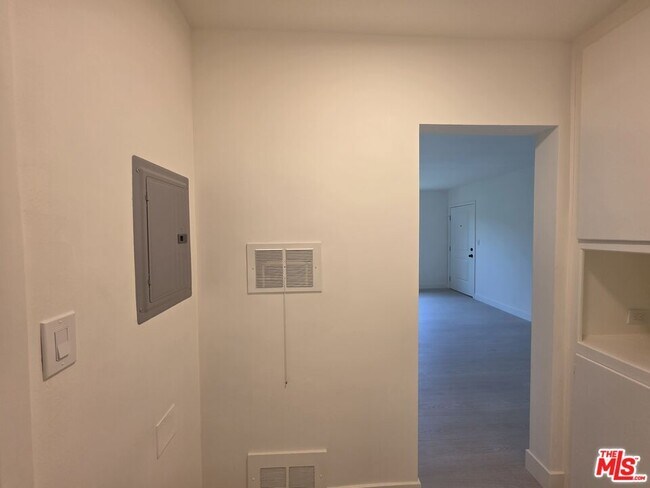 Building Photo - 1411 Innes Pl