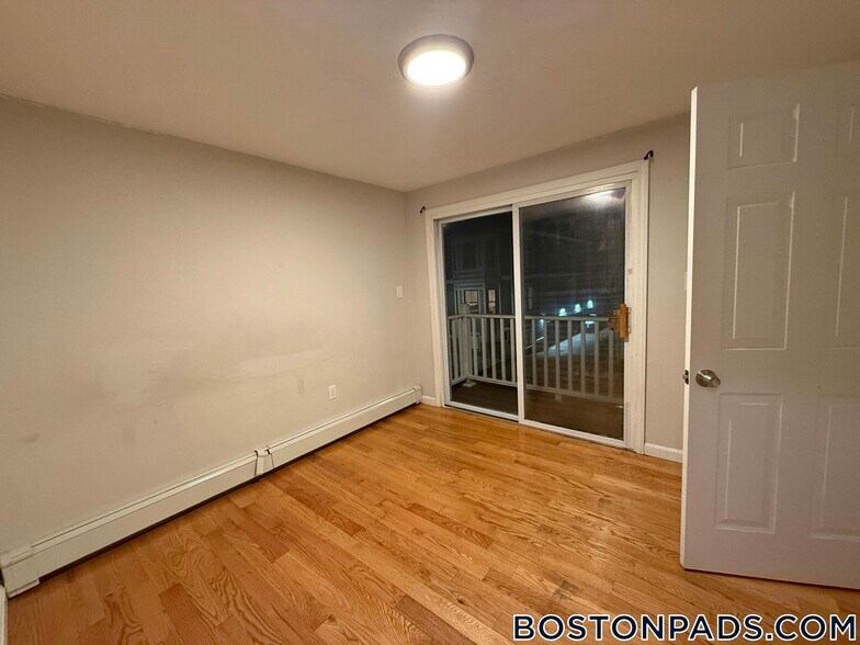 Building Photo - 185 Sydney St