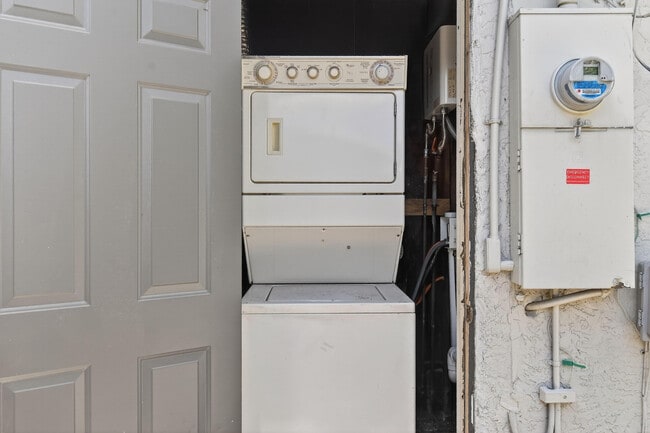 Building Photo - 1257 W 35th St