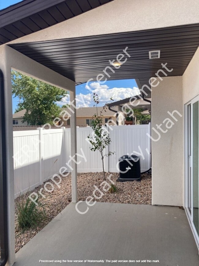 Building Photo - Move-In Discount!! - 3 Bed - 2.5 Bath - Large Condo - 2 Car Garage