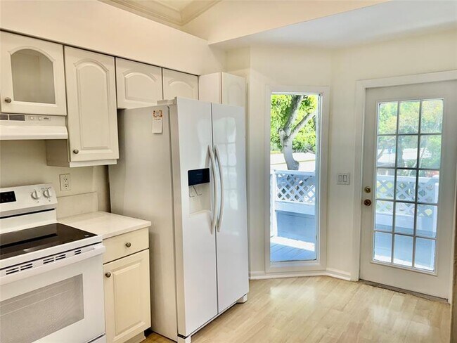 Building Photo - 5361 Buckhead Cir