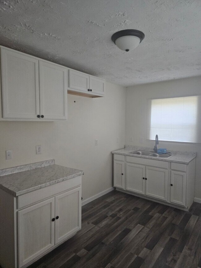 Building Photo - Totally remodeled 2BR