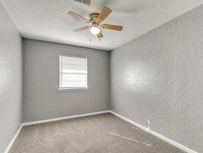 Building Photo - 316 W Bass Ave