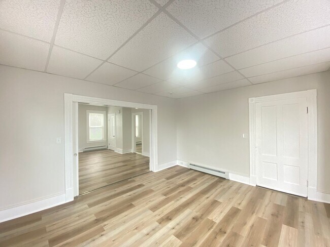 Building Photo - 359 Nashua St
