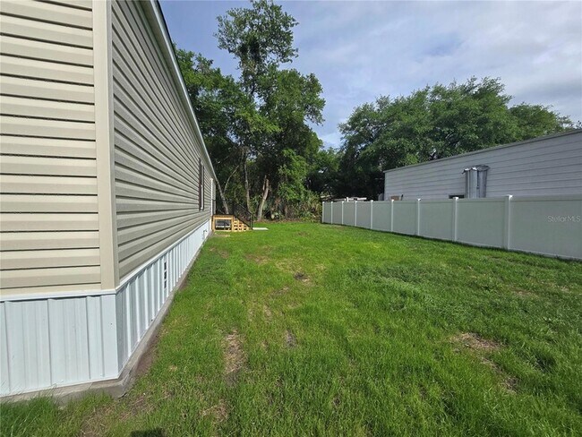 Building Photo - 24048 Ermine Rd