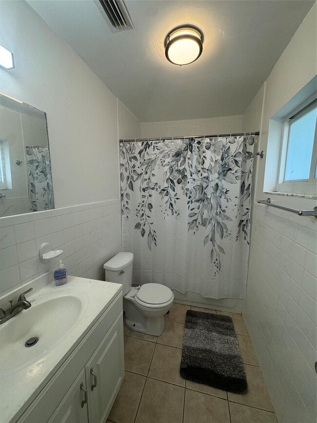 Building Photo - 1107 NW 4th Ave