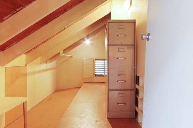 Building Photo - 31412 Windsong Dr