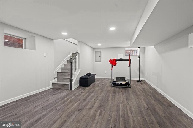 Building Photo - 4928 Florence Ave