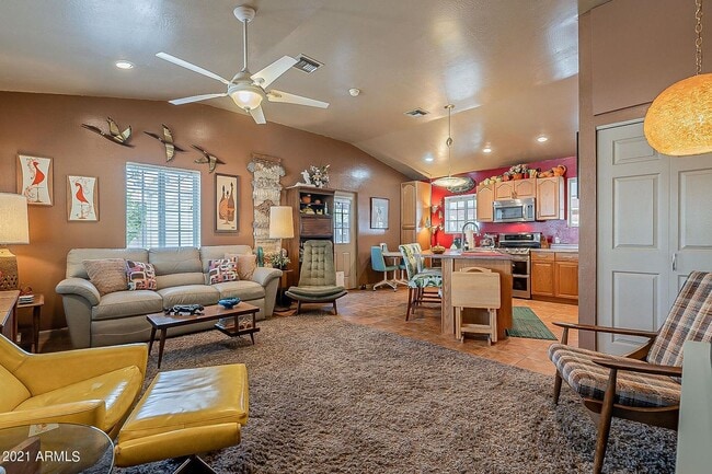 Building Photo - CUTE 2 Bedroom 1 Bath bungalow in Sunnyslope with full casita