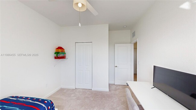 Building Photo - 2333 SE 28th St