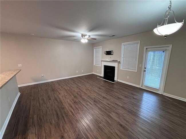 Building Photo - 203 Townview Dr